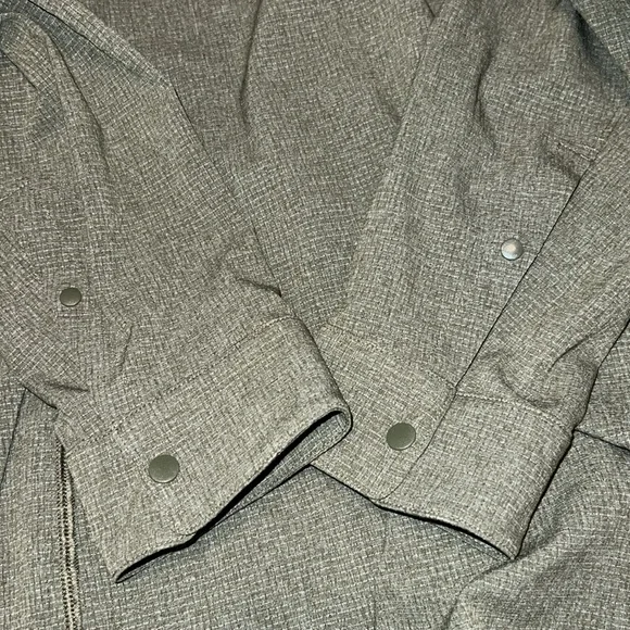 NWOT Lululemon Airing Easy Overshirt Heathered Medium Olive Size Large